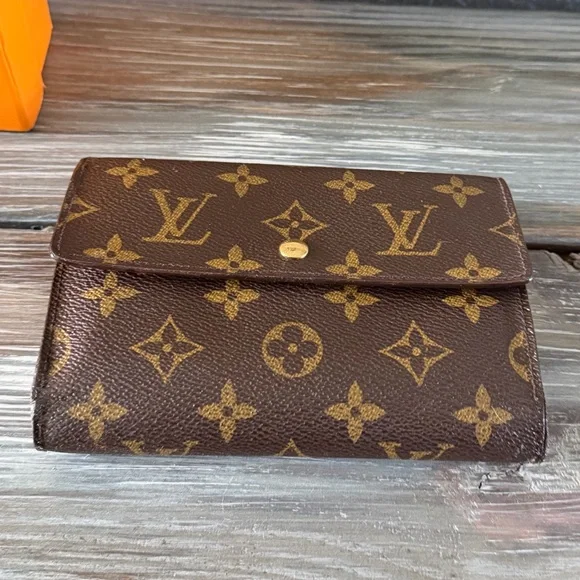 Louis Vuitton Portefeuille Tresor Etui Papiers Porte Tresor Etui Papier Wallet